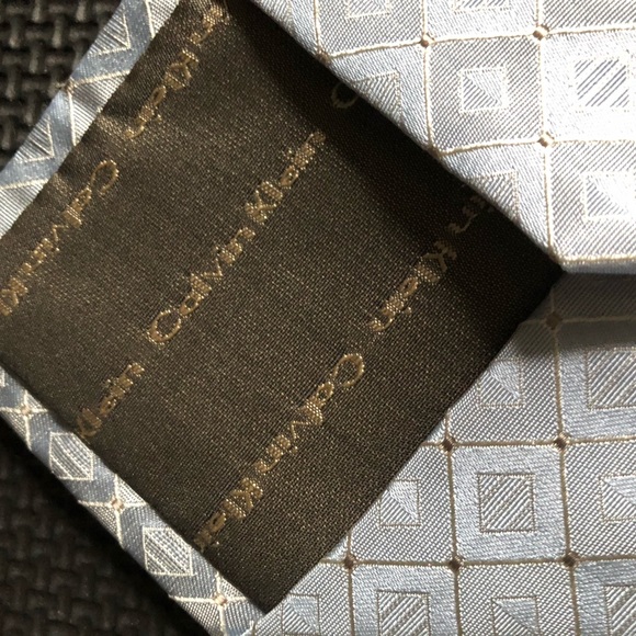 NWT Men's Calvin Klein Silk tie- Light Blue Geometric Pattern - Picture 5 of 8